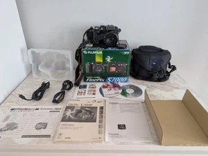 Fujifilm FinePix S7000 Digital Camera, box and accessories, please read details - Picture 1 of 23