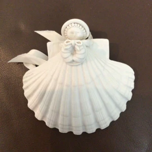Margaret Furlong 4" Wreath Angel - Picture 1 of 1
