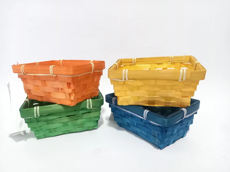 Cestini in vimini  colorati rotondi e rettangolari - Immagine 1 di 4