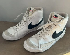 Mädchen Jungen 7 Jahre Nike Blazer Mid 77 weiß schwarz DA4086-100 Jugend 7 High Tops Kinder - Bild 1 von 9