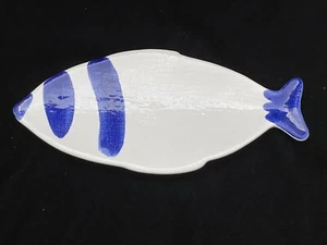 Vassoio Pesce 12" Ceramica Blu e Bianco Spiaggia Nautica Coop Creativo DA7483 NUOVO - Foto 1 di 6