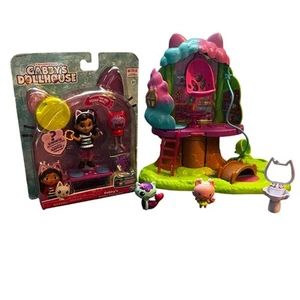 Figuras de acción de karaoke Gabby's Dollhouse Transforming Garden Treehouse & Kitty - Imagen 1 de 7