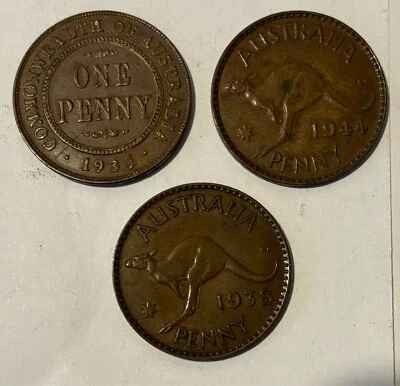 1935, 1938, & 1944 Australia  Penny Coin Collection 3 coins Lot 203 - Image 1 of 2