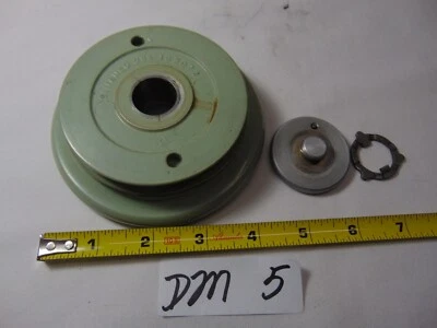Singer Sewing Machine Replacement Part 319W 319 Green Hand Wheel & Stop 105072 - Image 1 of 4