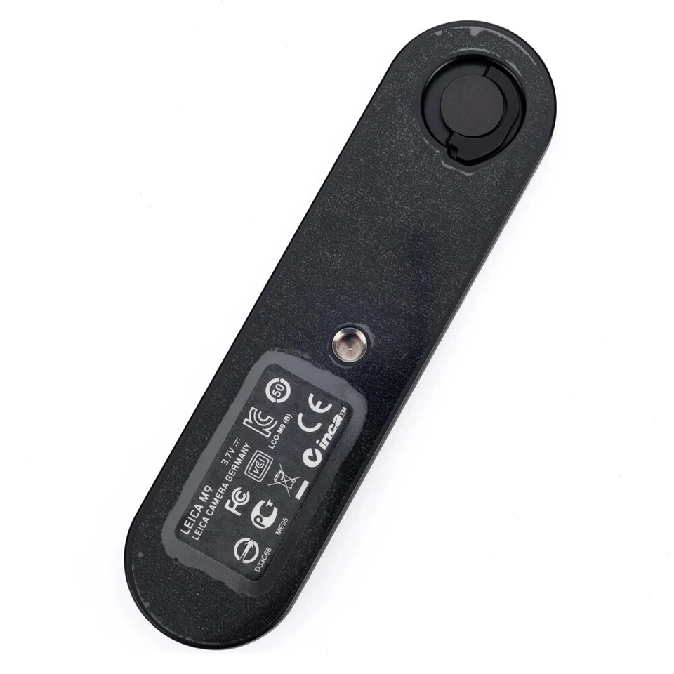 Genuine Leica M9 Base Plate black #420-220.030-000