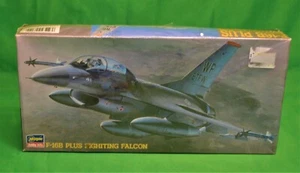 1991 Hasegawa F-16B Plus Fighting Falcon US AIR FORCE TRAINER 1:72 plastic kit - Picture 1 of 3