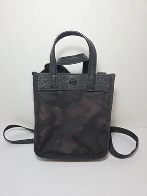 Mini Bolso de Mano Lululemon Now and Always 8L *Micro Bandolera Borgoña/Camuflaje Usado Foto 1 de 4