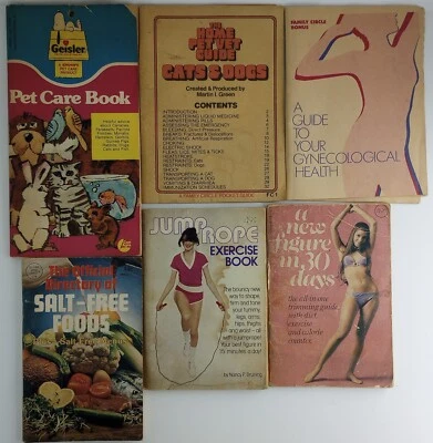 Vintage Mini Books / Magazines ~ Ranging from 1958 - 1983 ~ Lot of 6 - Image 1 of 4