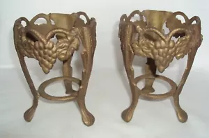 COPPIA (2) Espositori Uva in Metallo 3 Gambe Ornato Sfera/Porta Piante - Foto 1 di 2