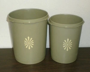 Set of 2 Vintage Tupperware Green Canisters #809~811 - No Servalier Lids - Picture 1 of 3