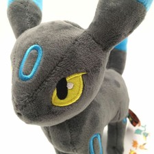 shiny umbreon figure