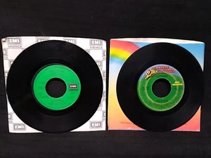 Cliff Richard Devil Woman / Dreaming 45 RPM Records Lot-2 1976, 1980 - Picture 1 of 6