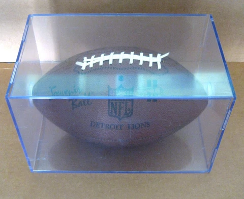 Detroit Lions 1977 Facsimilie Signature Souveneir Football - 46 Signers Cover