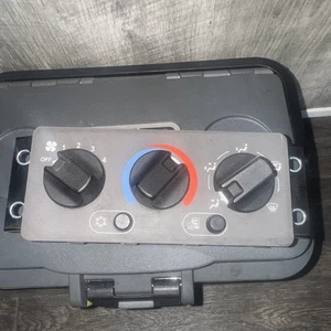 Genuine OEM Mack AC Controller Behr Hella N5301001/29RD324AM/20992943 CHU/CX/GU - Picture 1 of 4