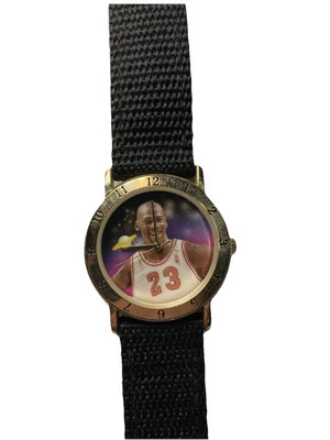 RARO •1997 Reloj Michael Jordan Wilson Cara Dorada y Hebilla Banda Tejida Negra Foto 1 de 4