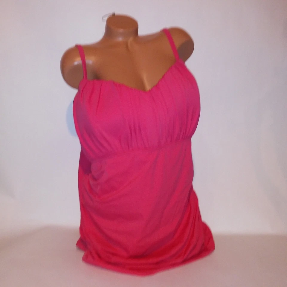 Catherines One Piece Swim Talla Grande 30W Coral Sólido Acanalado Ligeramente Forrado Inalámbrico Foto 1 de 4