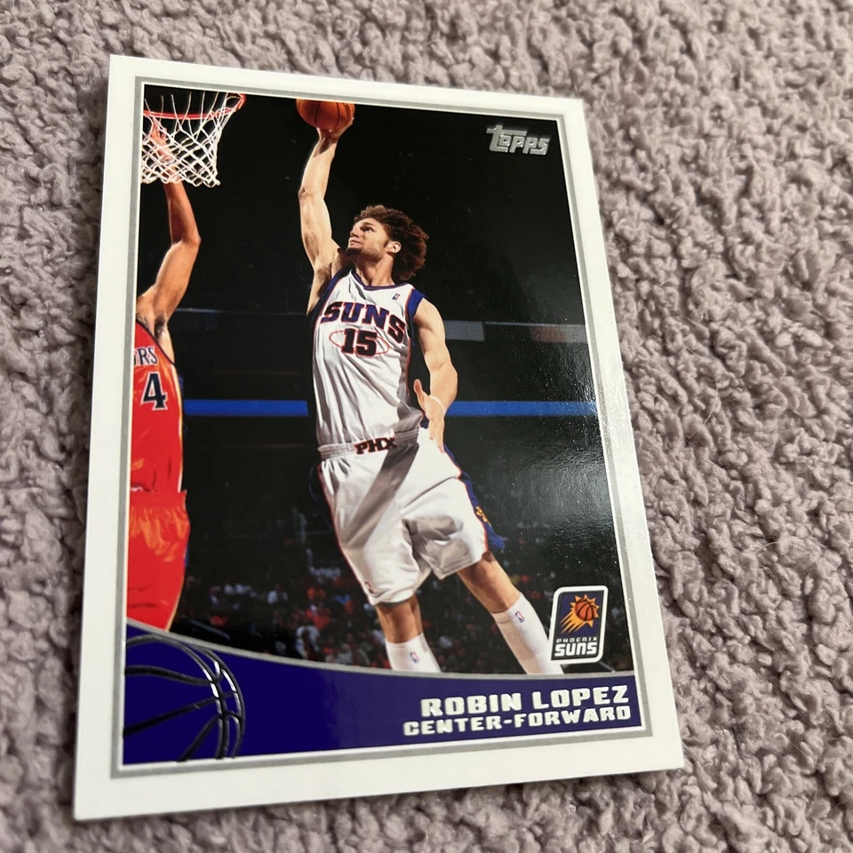 2009-10 Topps Phoenix Suns Basketball Card #246 Robin Lopez - Image 1 of 1