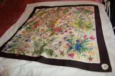 Foulard En Soie Mantero - Motif Floral Multicolore, Occasion - Accessoire De Luxe Femme