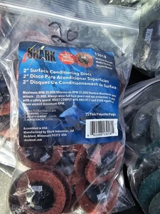 Shark 13018 , 2" Surface Conditioning Discs , Medium/Maroon (PK 25) - Bild 1 von 2