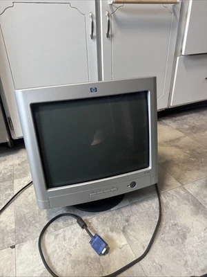 HP S7540 16" 1024 x 768 CRT Monitor W/stand Tested Works - Image 1 of 4