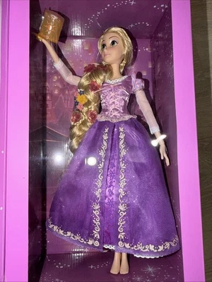 NUEVO Disney Enredado Rapunzel 17” Muñeca Cantora Iluminar Linterna y Flores para el Pelo Foto 1 de 4