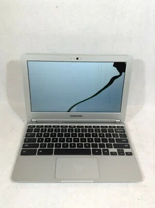 Samsung XE303C12 11.6" Chromebook/Exynos 5/16GB eMMC/2GB RAM/Chrome OS - RV - Picture 1 of 6