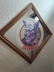 Letrero publicitario vintage 1986 Coors Light Beer-Beerwolf Bar enmarcado espejo 16,5" - Imagen 1 de 8
