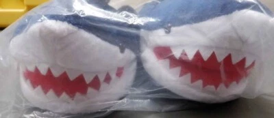 НОВЫЕ детские тапочки The Children's Place Thunder Blue Shark размер 1–2 молодежные НОВЫЕ - Изображение 1 из 4