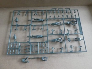 Tamiya German 88mm Flak36/37 Bausatz Nr17 Maßstab 1/35 D Sprue Soldaten - Bild 1 von 8
