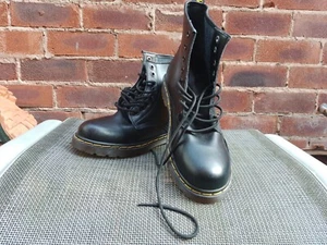 Look like Dr martin BOO COMBAT MILITARY non safety bounsing soles uk7 - Picture 1 of 7