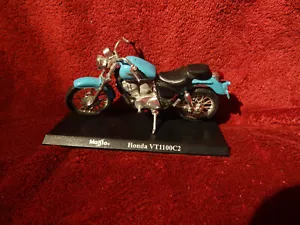Honda VT1100C2 - Maisto - 1/18th - Mega Bikes Series - Picture 1 of 1