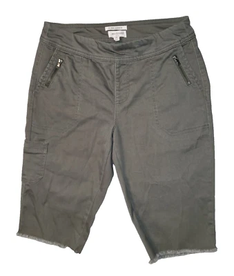 Pantalones capri para mujer talla Petite 4 verde elástico cintura flecos bolsillo lateral inferior Foto 1 de 4