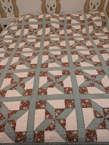 Lovely Vintage Handpieced Handquilted Star Pattern Full Size Quilt Signed  1991 - Picture 1 of 10