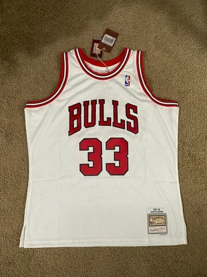 Chicago Bulls Swingman Jersey Mens XL White #33 Scottie Pippen Mitchell & Ness - Image 1 of 4