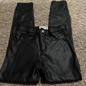 Abercrombie & Fitch Kids Pants Girls Black Faux Leather Pants Size 15/16 Adjust - Picture 1 of 5