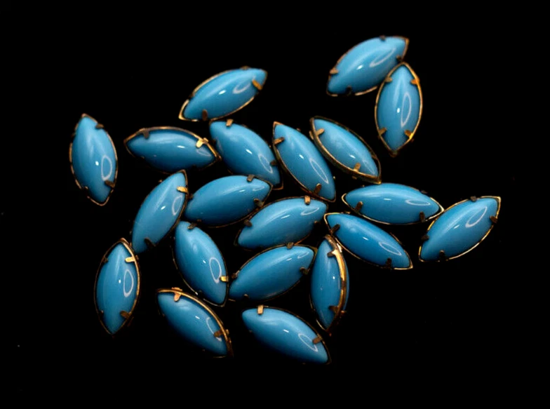 36 DE COLECCIÓN NUEVO Turquesa EstrásPreajustado Navettes Marquesa Latón 15 x 7 mm Foto 1 de 4