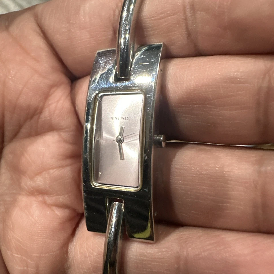 Running Nine West Silver Bracelet Ladies Watch With Light Pink Dial New Battery - Image 1 of 4