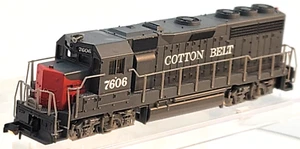 N ATLAS 48515 EMD GP-40 Cotton Belt Locomotive #7606 (tested) - Picture 1 of 11