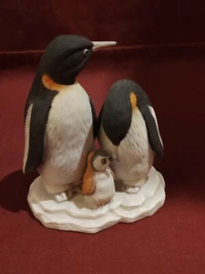 LEFTON Penguin Family 3.75" Ceramic Figurine - 1988 Nest Egg Collection 06836 - Picture 1 of 6