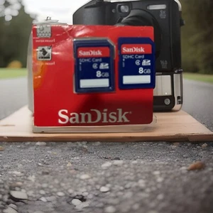 SanDisk 8 GB CARD - Up To 40 MB/s  New Sealed - Picture 1 of 1