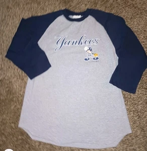 Camisa estilo béisbol manga 3/4 Mickey Mouse Disney vintage de los Yankees de Nueva York MED - Imagen 1 de 4