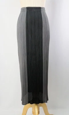 Falda PLEATS PLEASE negra/gris ISSEY MIYAKE 166 1846 Foto 1 de 4