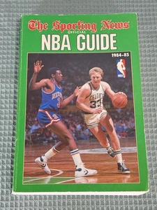 Bill Walton aus persönlichem Besitz 1984-85 Sportnachrichten NBA Guide Larry Bird Cover - Bild 1 von 9