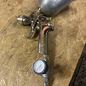 Devilbiss Plus Spray Gun - Picture 1 of 11