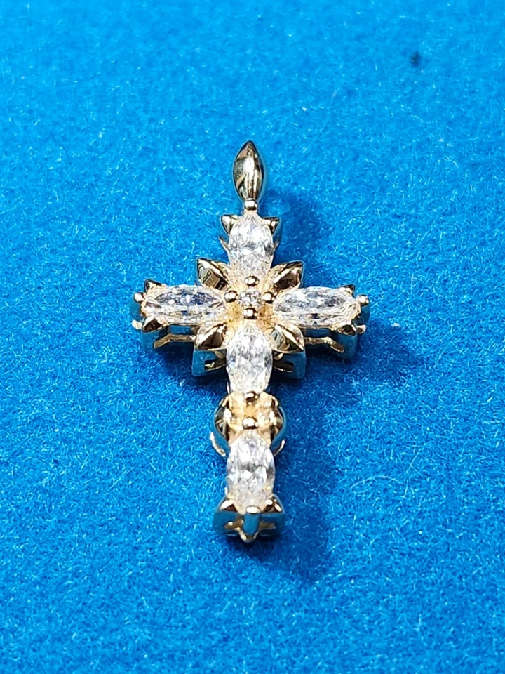 14K Yellow Gold DQ CZ Cross Pendant - 1.2"x.6" - 3.1g - Imagem 1 de 1