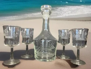 1960s MCM Crystal Etched Clipper Ship Wine Decanter & 4 Wine Glasses - Picture 1 of 15
