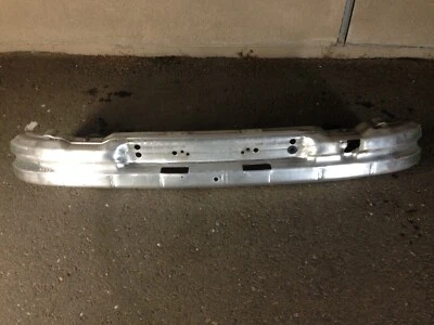 Barra de impacto de refuerzo para parachoques trasero BMW Z3 1996 1997 1998 1999 2000 2001 2002 Foto 1 de 4