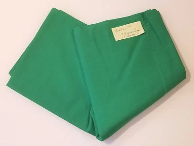 Рождественская однотонная зеленая хлопчатобумажная ткань 44 дюйма x 6,5 ярдов праздничный швейный материал - Изображение 1 из 2