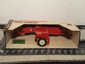 Ertl International Square Hay Baler 1/16 Diecast Farm Implement Replica - Picture 1 of 5