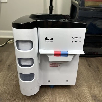 Dispensador termoeléctrico de agua fría y caliente de mesa Avanti WD30EC hogar y oficina Foto 1 de 4